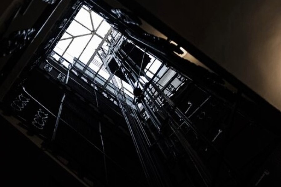 تونل آسانسور از نمای پایین