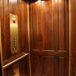 کابین آسانسور چوبی