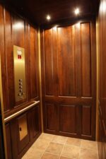 کابین آسانسور چوبی